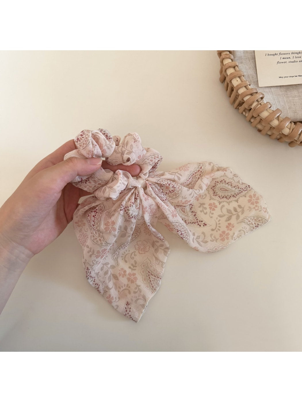 Gifty - Paisley Ribbon Tail Polyester Scrunchie
