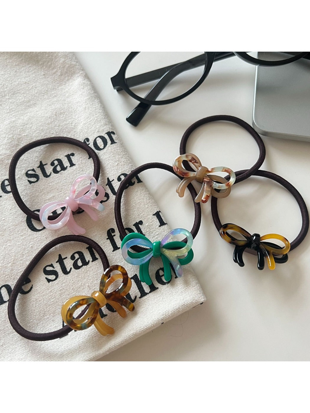 Gifty - Sleek Color Blocked Bow Hair Tie