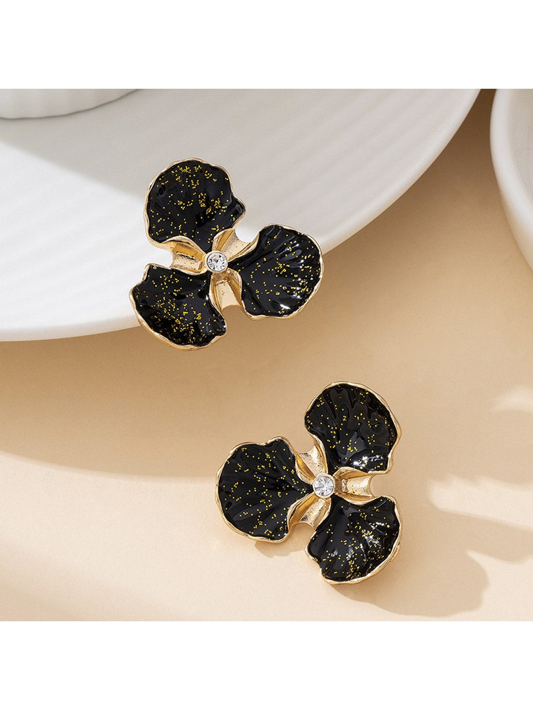 Earedge - Vintage Floral Oil-Dropped Alloy Stud Earrings
