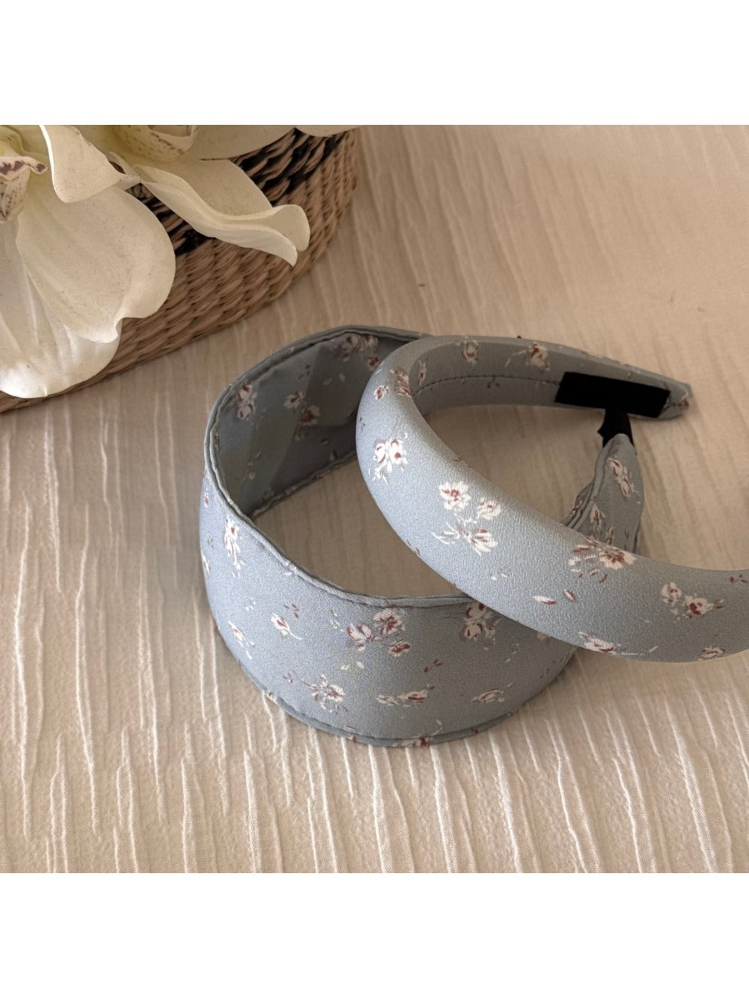 Gifty - Tiny Floral Scrunchie and Headband