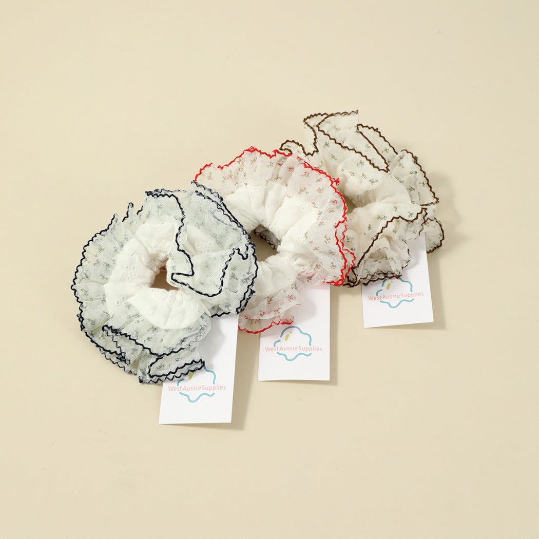 Gifty - Spring Floral Lace Scrunchie