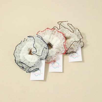Gifty - Spring Floral Lace Scrunchie