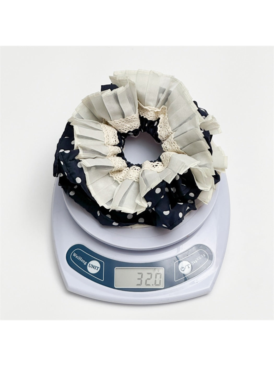 Gifty - Polka Dot Lace Scrunchie Hair Ban