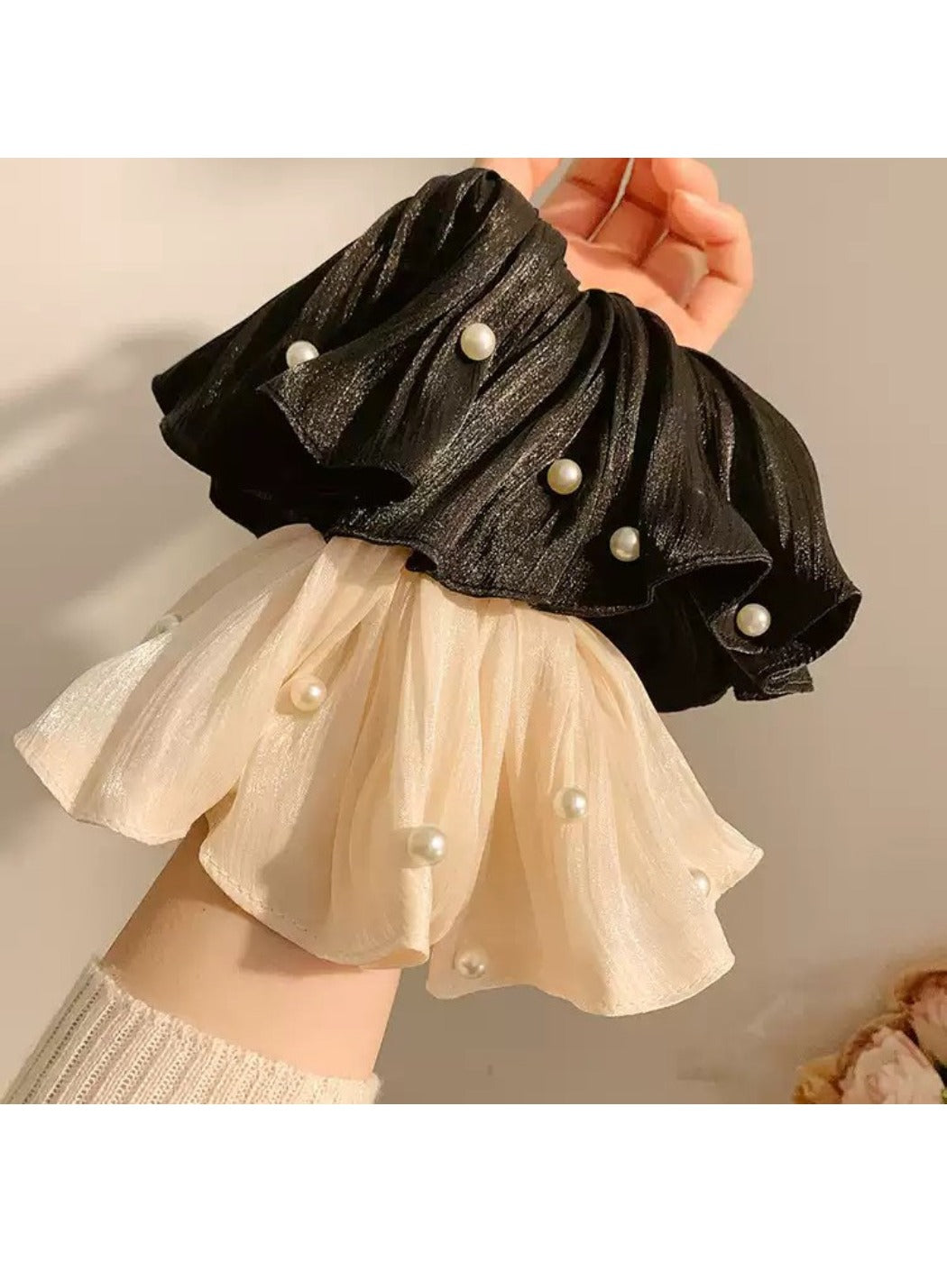 Gifty - Wrinkled Lace Hair Loop