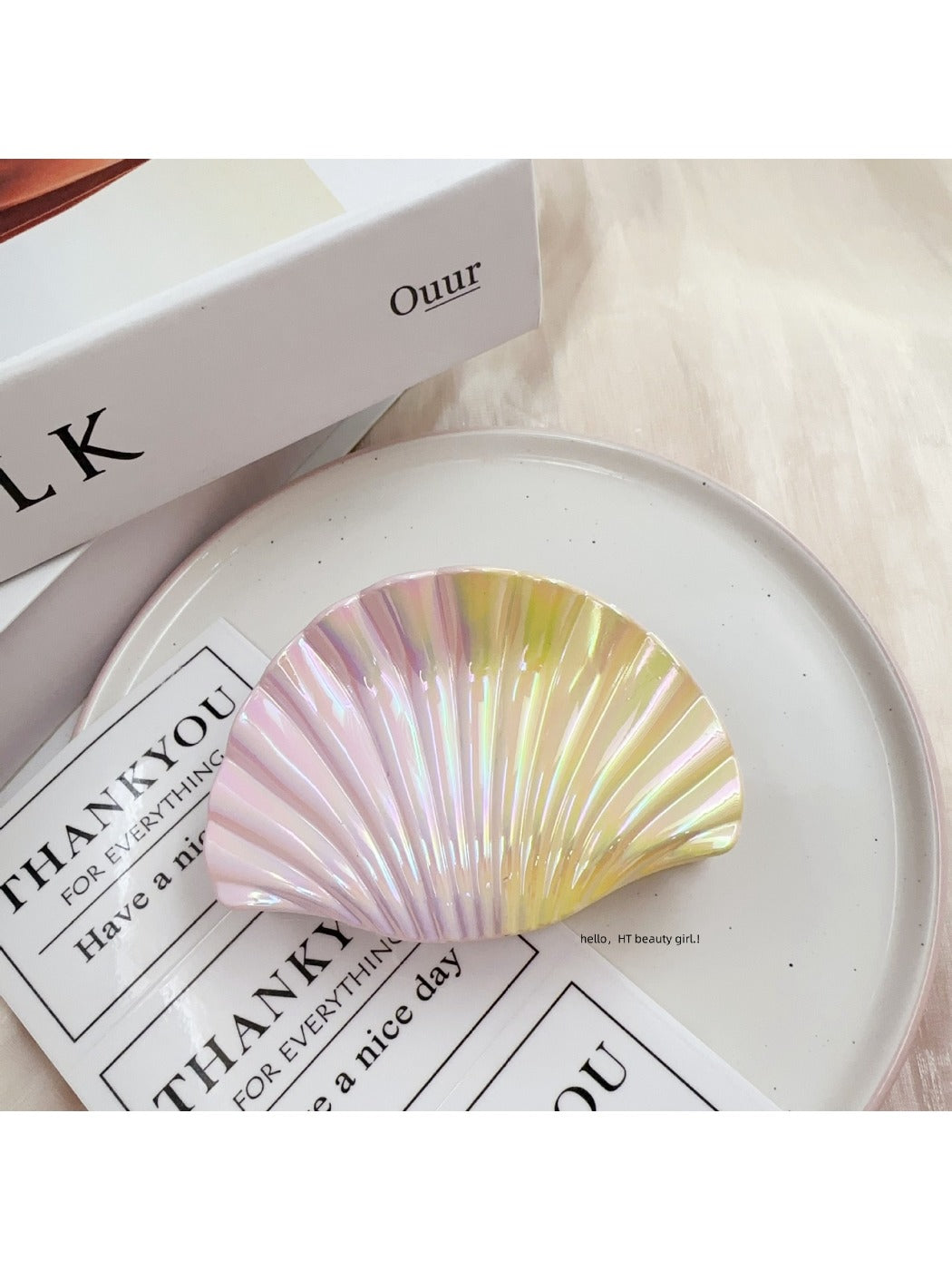 Beau - Elegant Shell Shaped Ombre Claw Clip