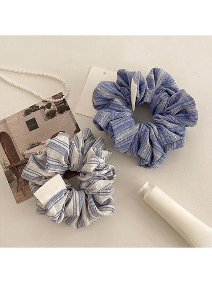Gifty - Chic Striped Pleated Scrunchie