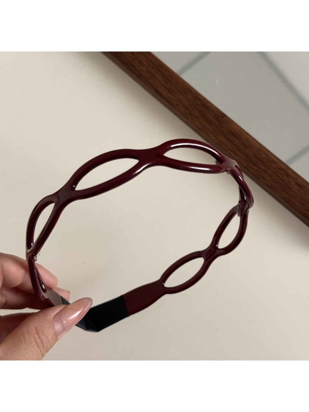 Gifty - Glossy Acetate Open Cutwork Toothed Headband