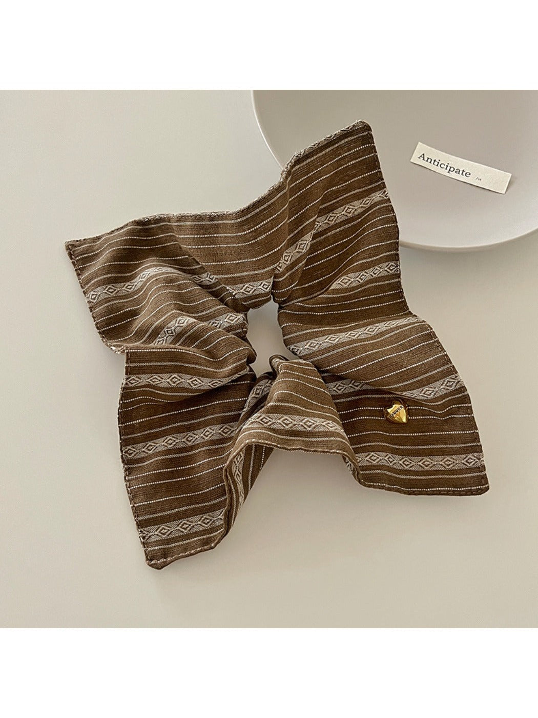 Gifty - Vintage Striped Scrunchie