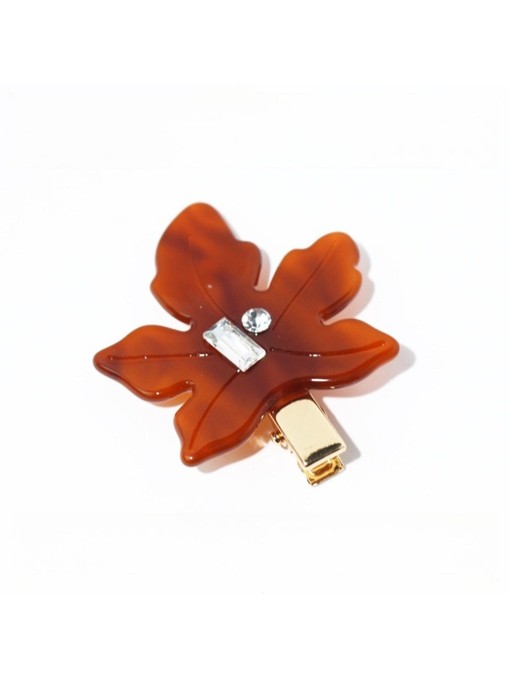 Beau leaf shaped hair clip styled with casual outfit and loose hair