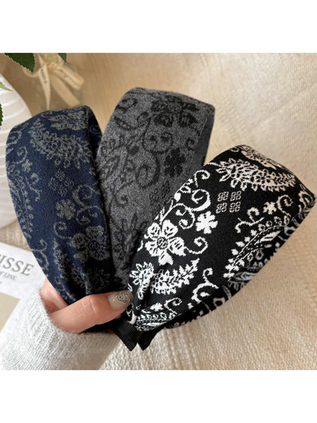 Gifty - Exquisite Dark Chic Headband