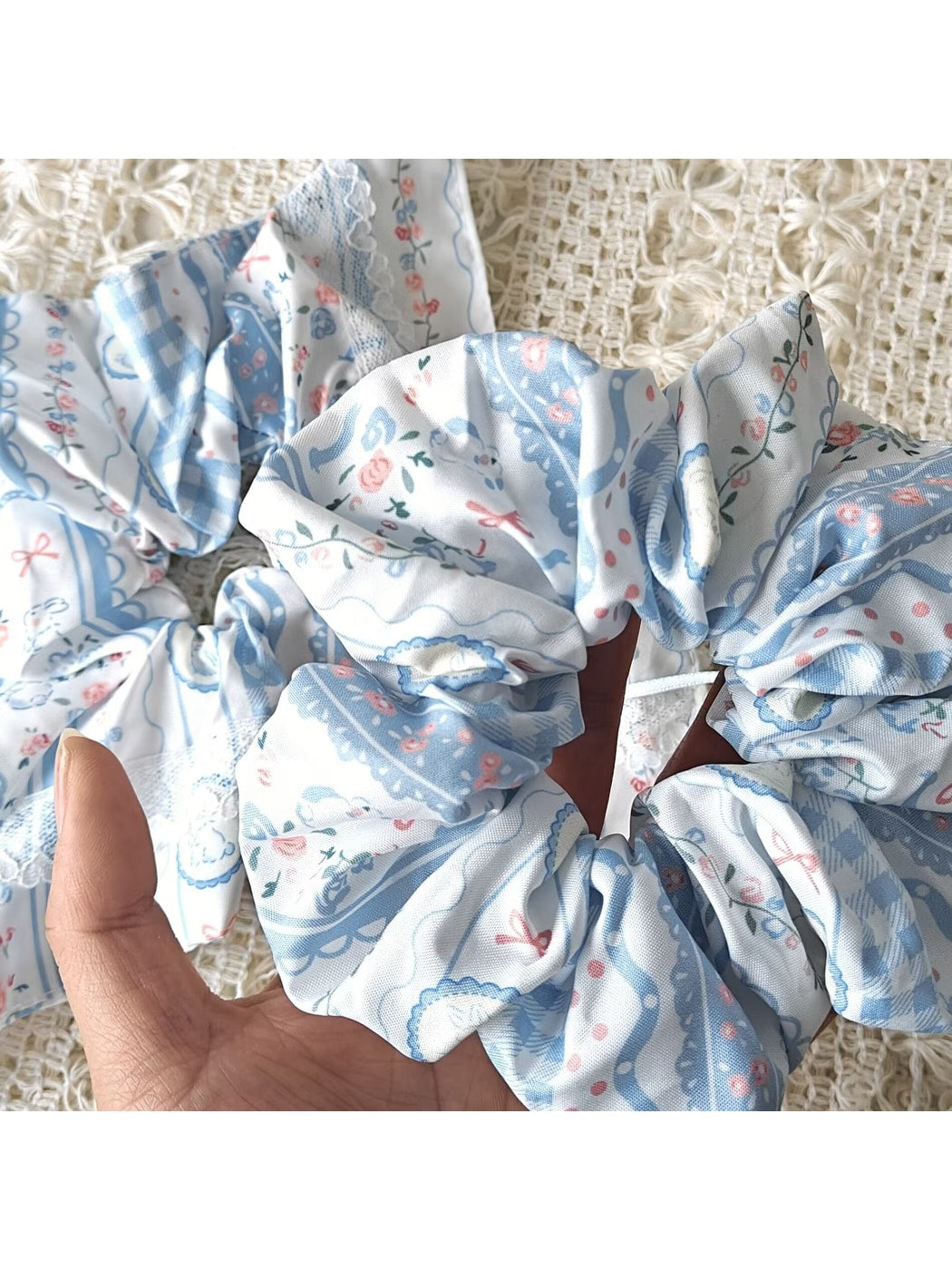 Gifty - Cartoon Print Polyester Ruffle Scrunchie