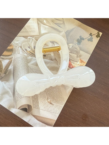 Beau - Cutout Bow Tie Hair Claw Clip