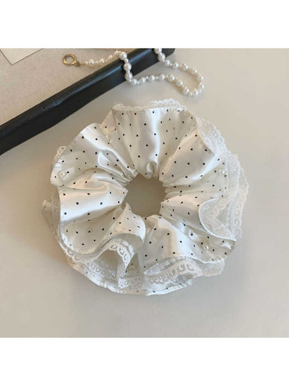 Gifty - White Lace Scrunchie Hair Tie