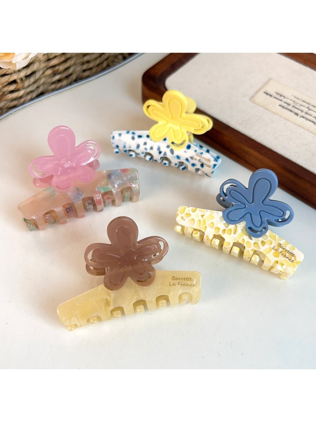 Beau - Floral Acetate Fiber Straight Claw Clip