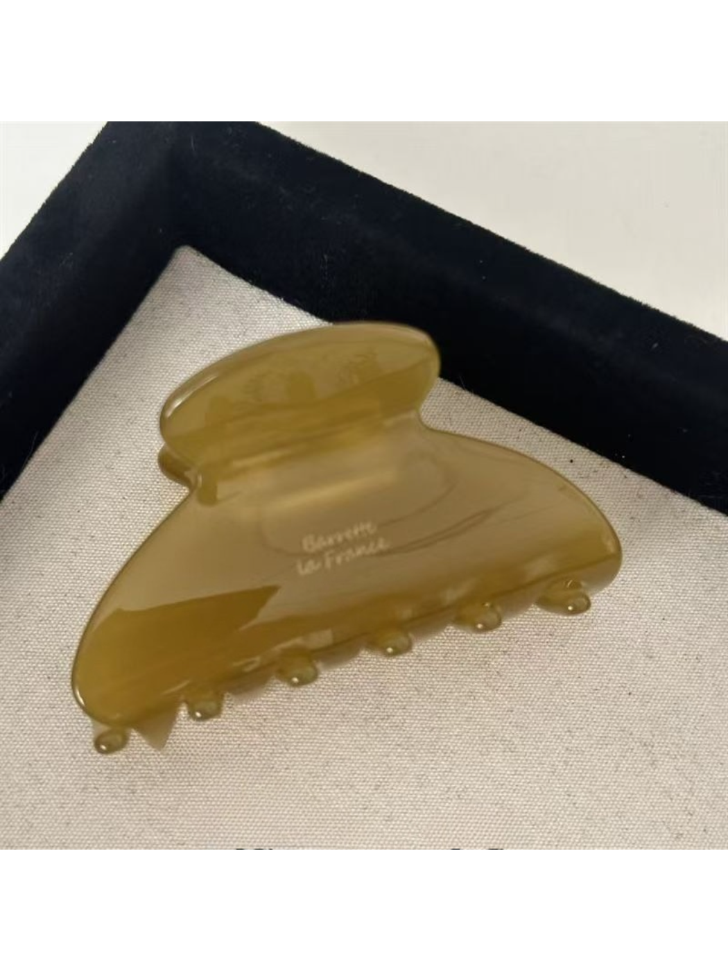 Beau - Beautiful Retro Acetate Hair Clip