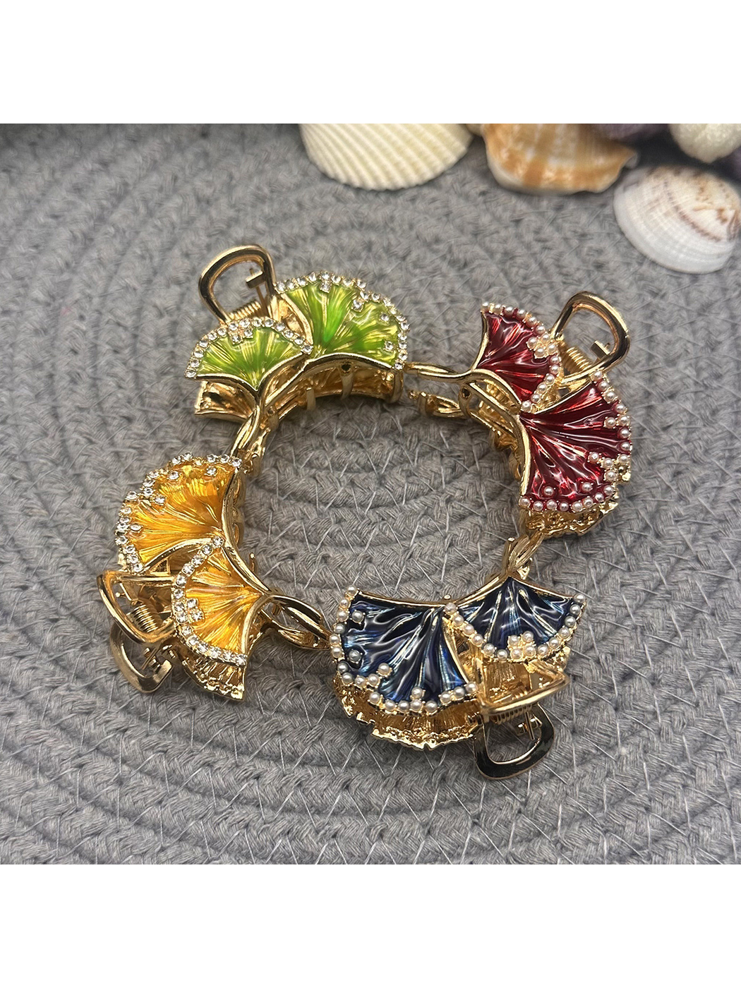 Beau - Floral Leaf Accent Alloy Claw Hair Clip