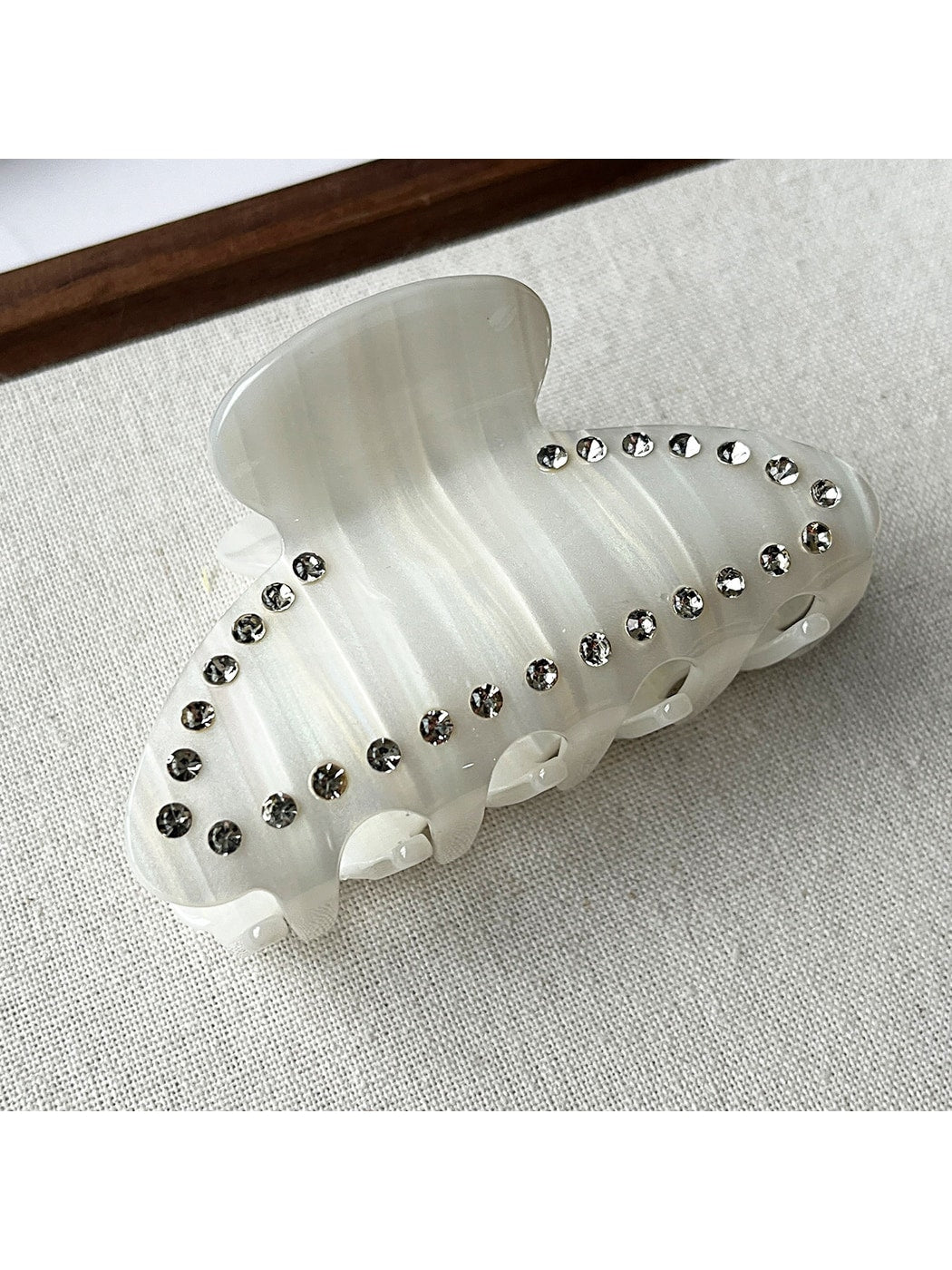 Beau - Glossy Geometric Acetate Fiber Hair Claw Clip
