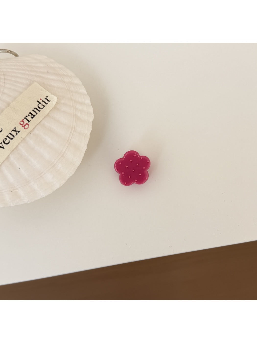 Beau - Polka Dot Flower Shape Claw Clip