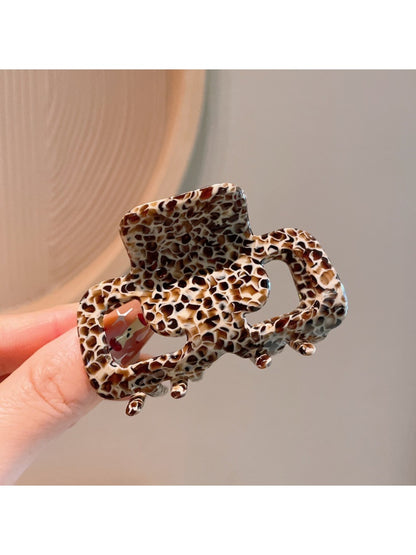 Beau - Geometric Cutout Acetate Fiber Hair Claw Clip