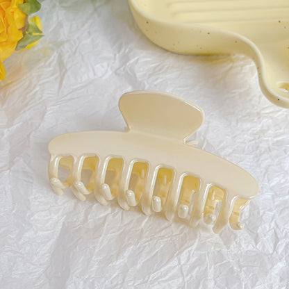 Beau - Geometric Plastic Line Detail Claw Hair Clip