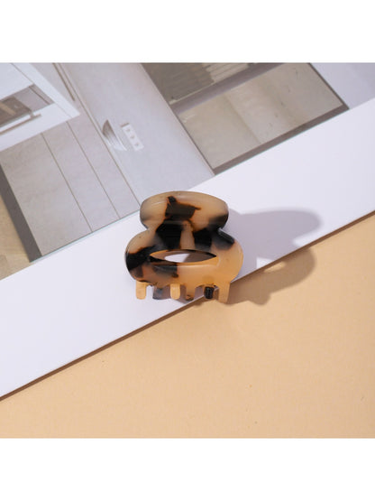 Beau - Small Oval Cut Out Hair Claw Clip