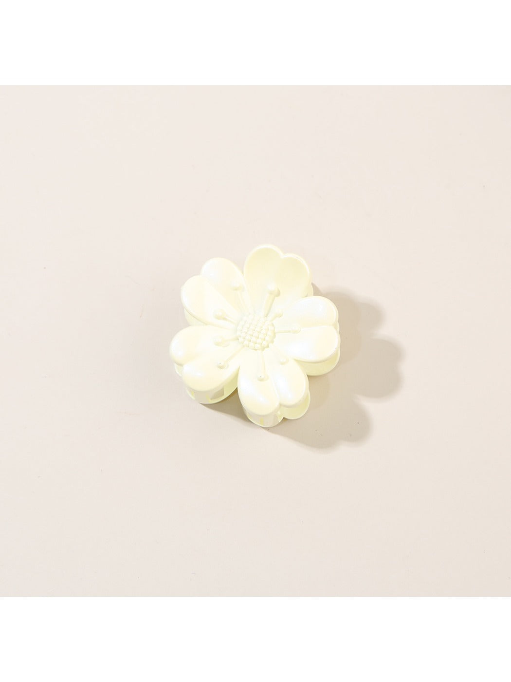 Beau - Minimalist Flower Hair Claw Clip