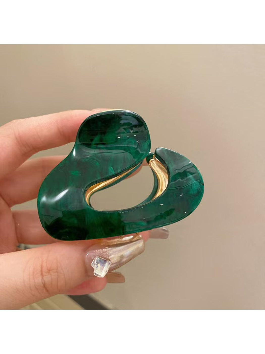 Beau - Beautiful Fashionable Acetate Hair Clip