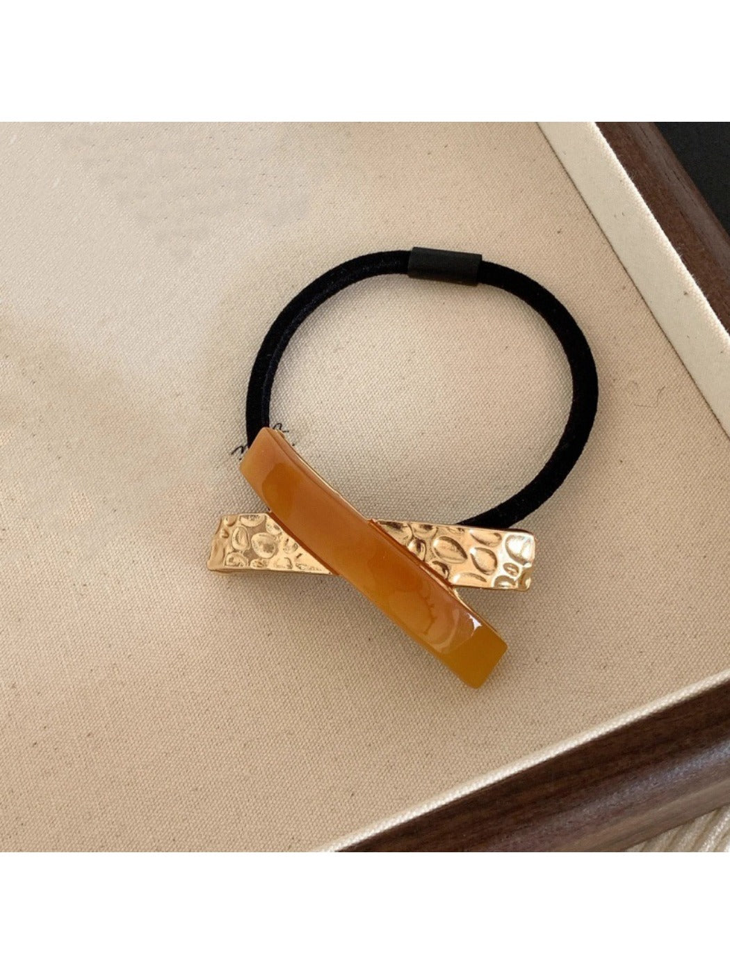 Gifty - Stylish X Shaped Hair Tie