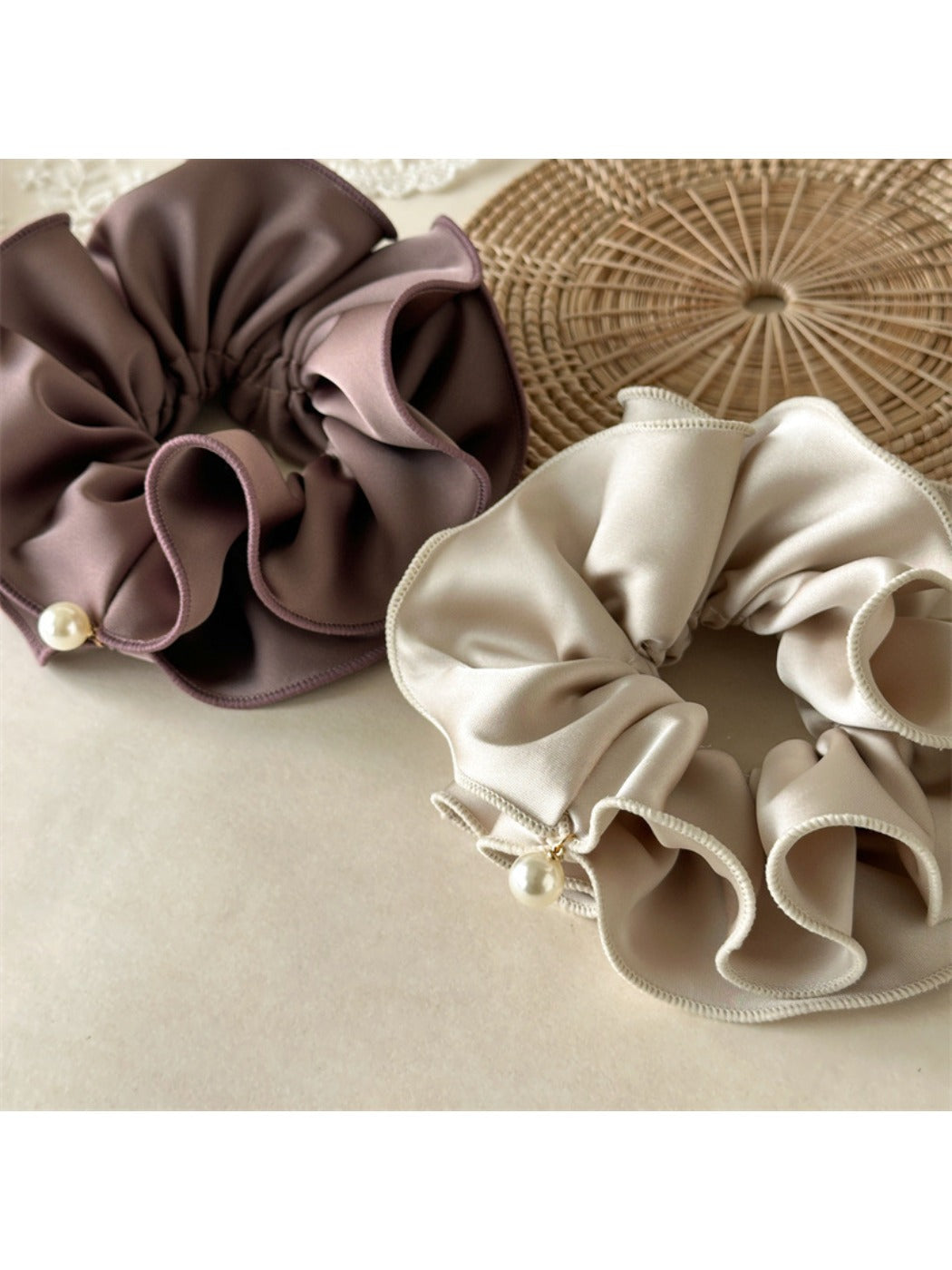 Gifty - Double-Stitched Satin Scrunchie