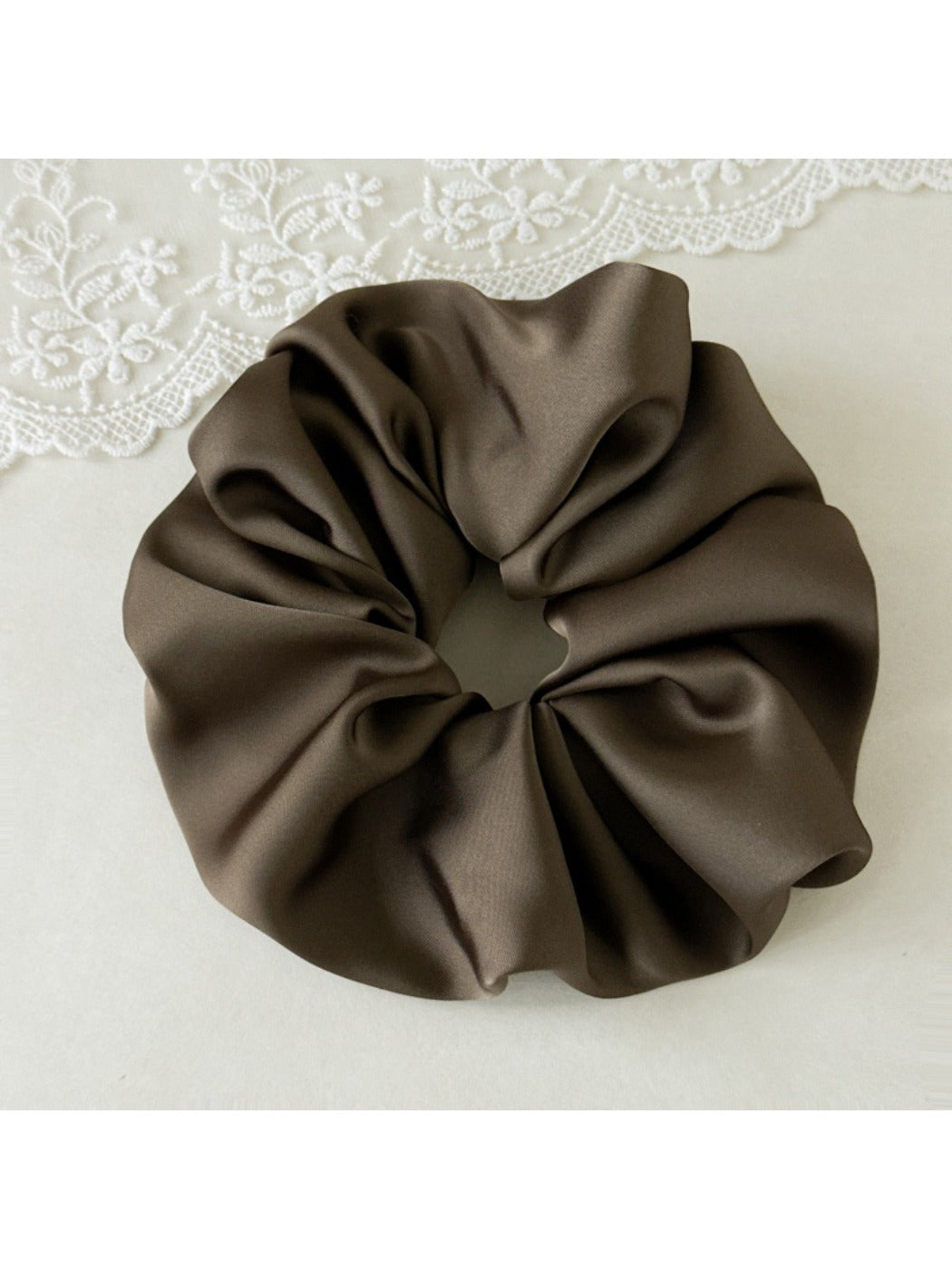 Gifty - Leopard Print Satin Scrunchie