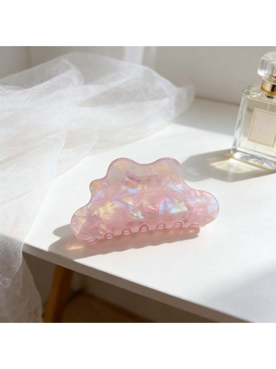 Beau mermaid claw clip placed on white background showing full shape