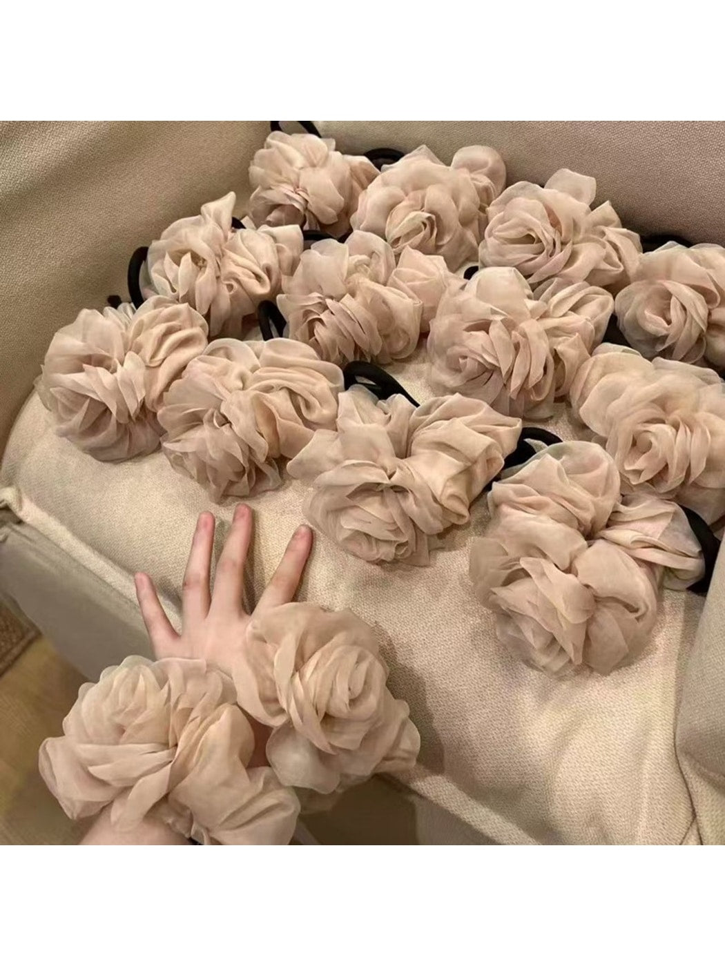 Gifty - Ruffled Rose Flower Ponytail Scrunchie