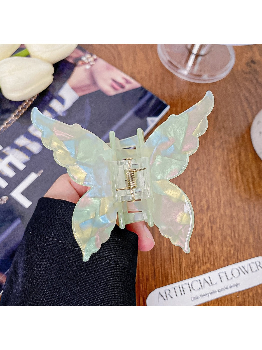 Beau - Minimalist Iridescent Hair Clip
