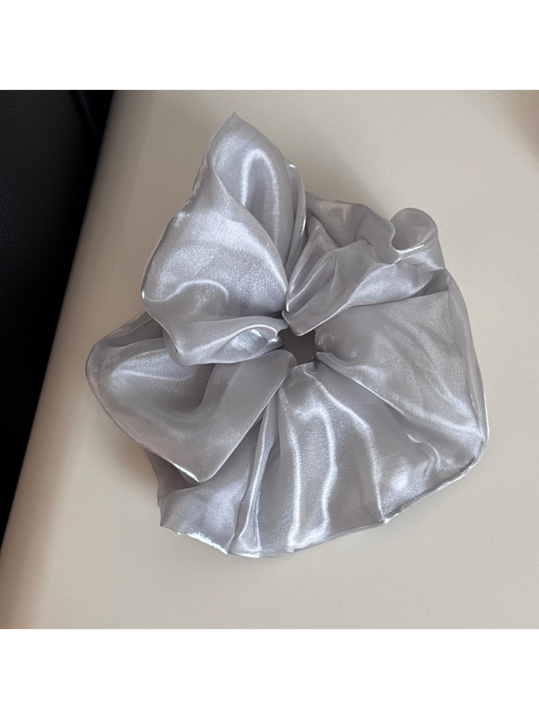 Gifty - Sheer Glossy Ruffle Polyester Scrunchie
