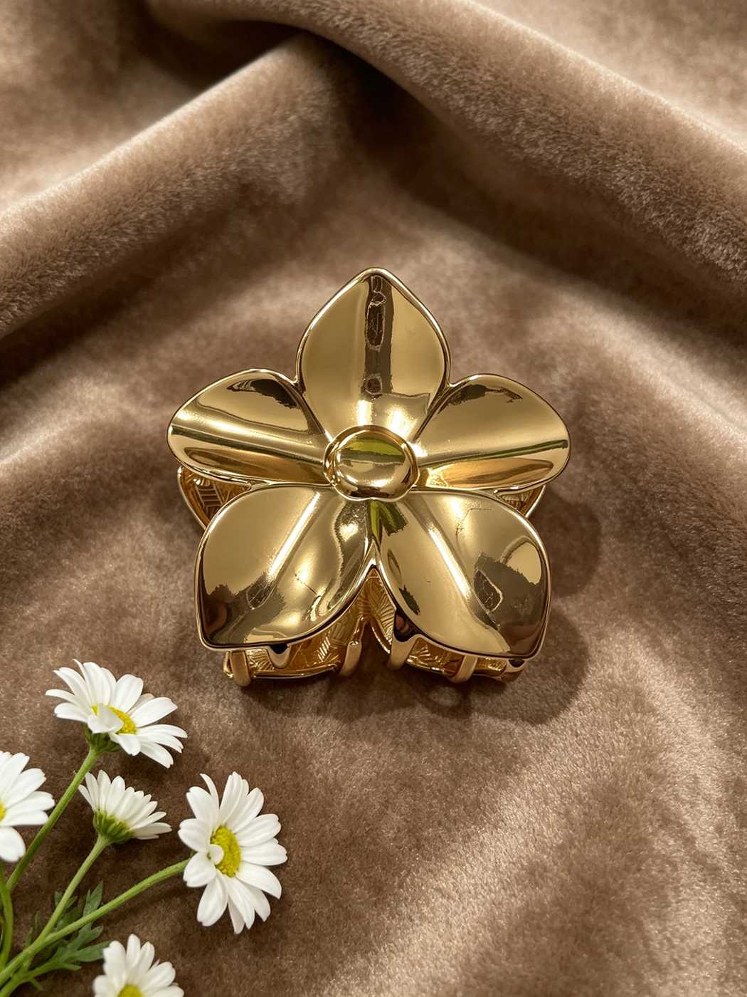 Beau - Vintage Flower Shape Plated Hair Clip