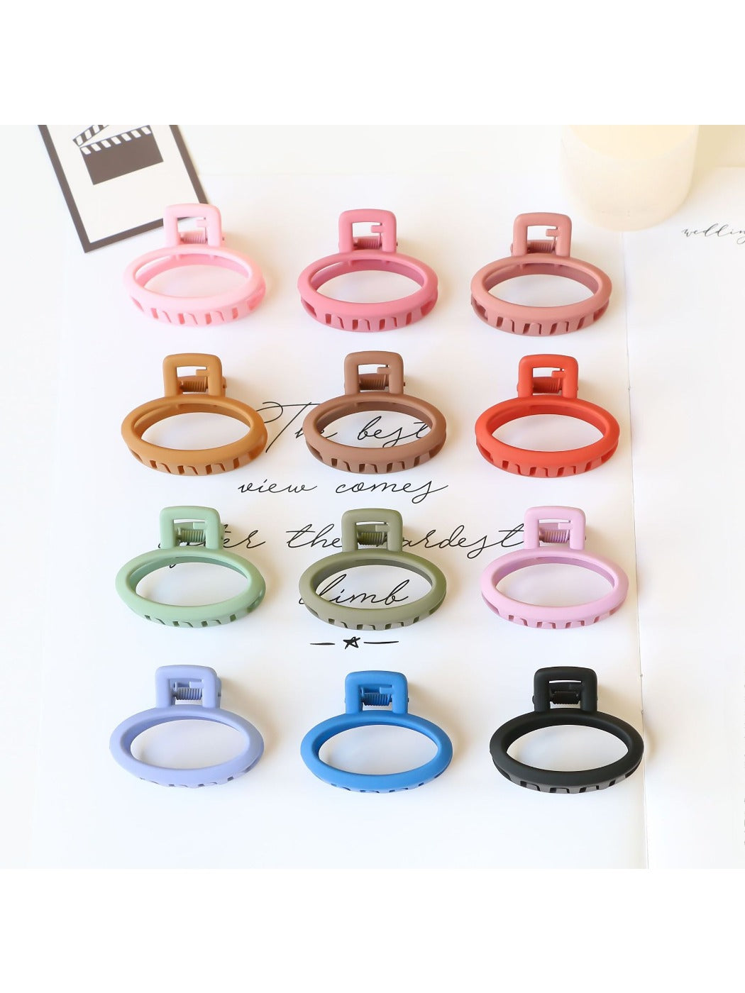 Beau - Minimalist Oval Shaped Openwork Claw Clip