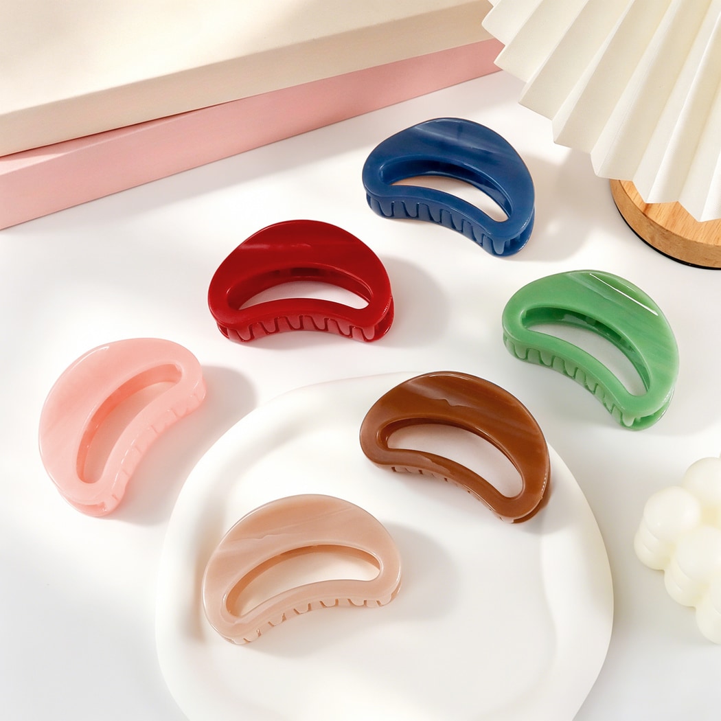 Beau - Minimalist Solid Semi Circle Claw Clip
