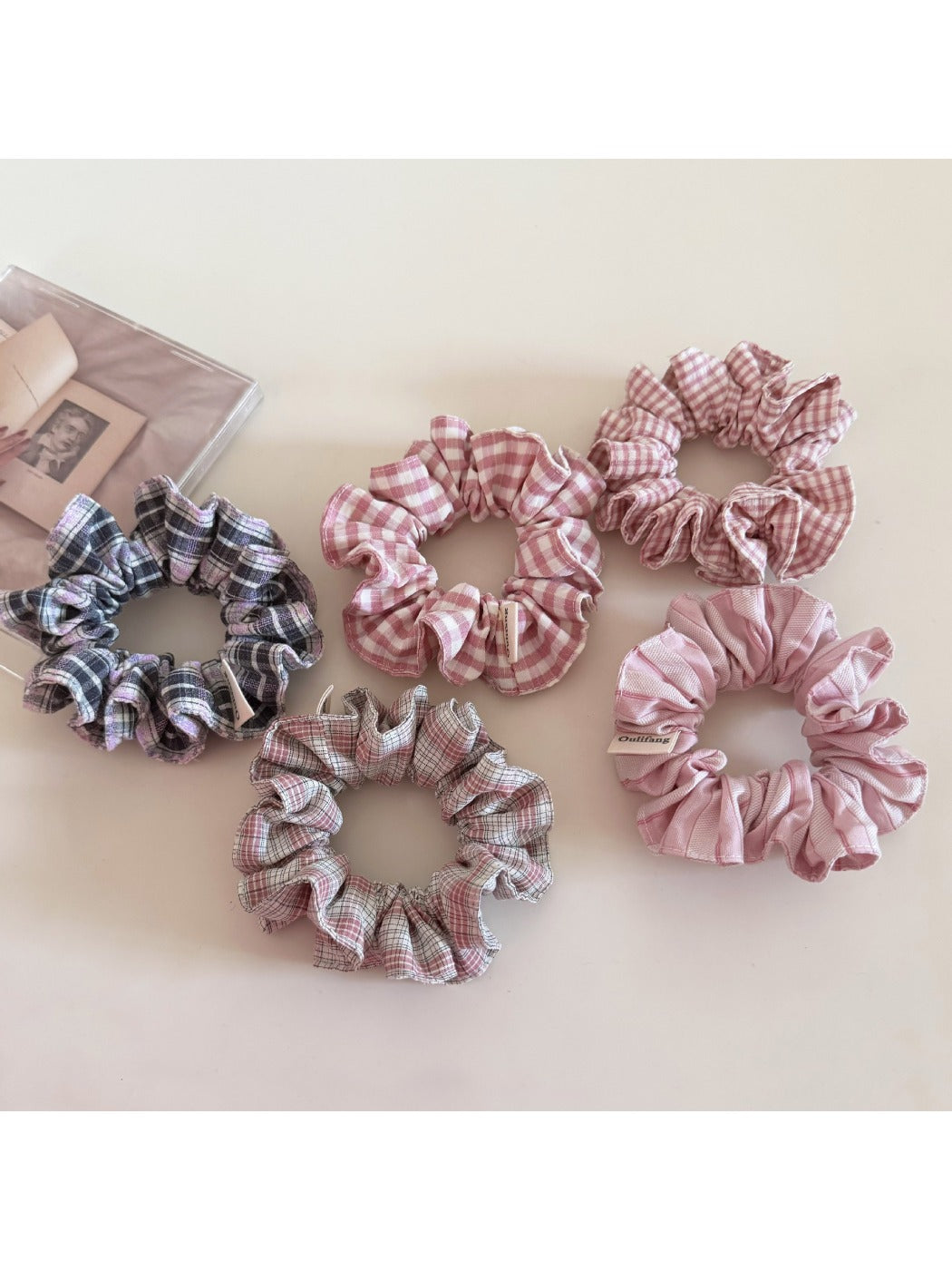 Gifty - Exquisite Beautiful Plaid Scrunchie