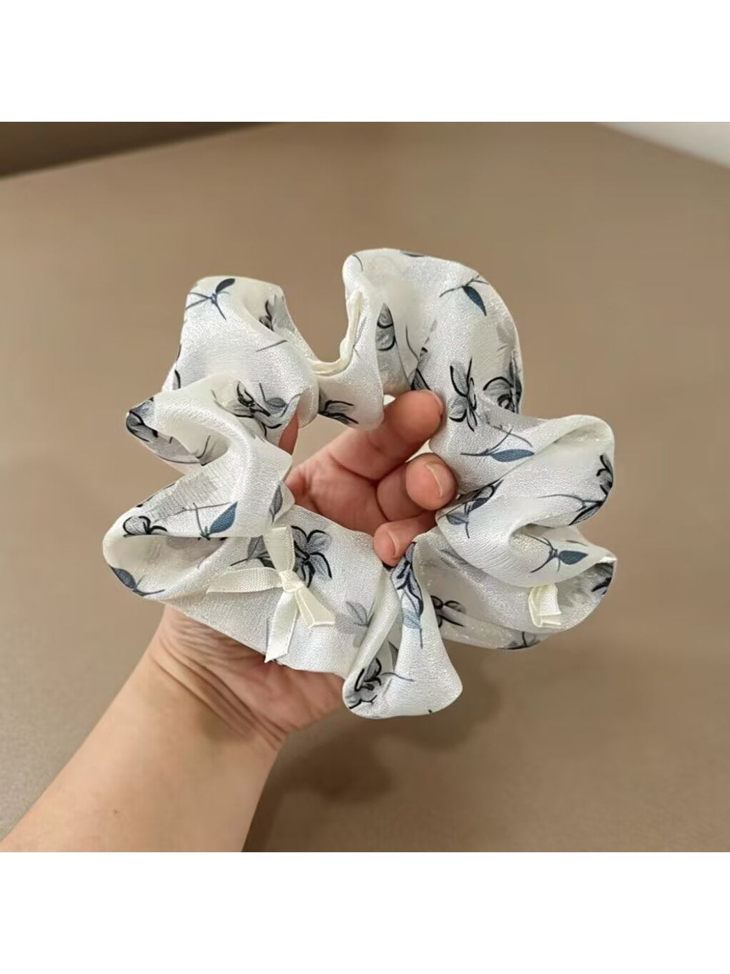 Gifty - Floral Butterfly Bow Polyester Scrunchie