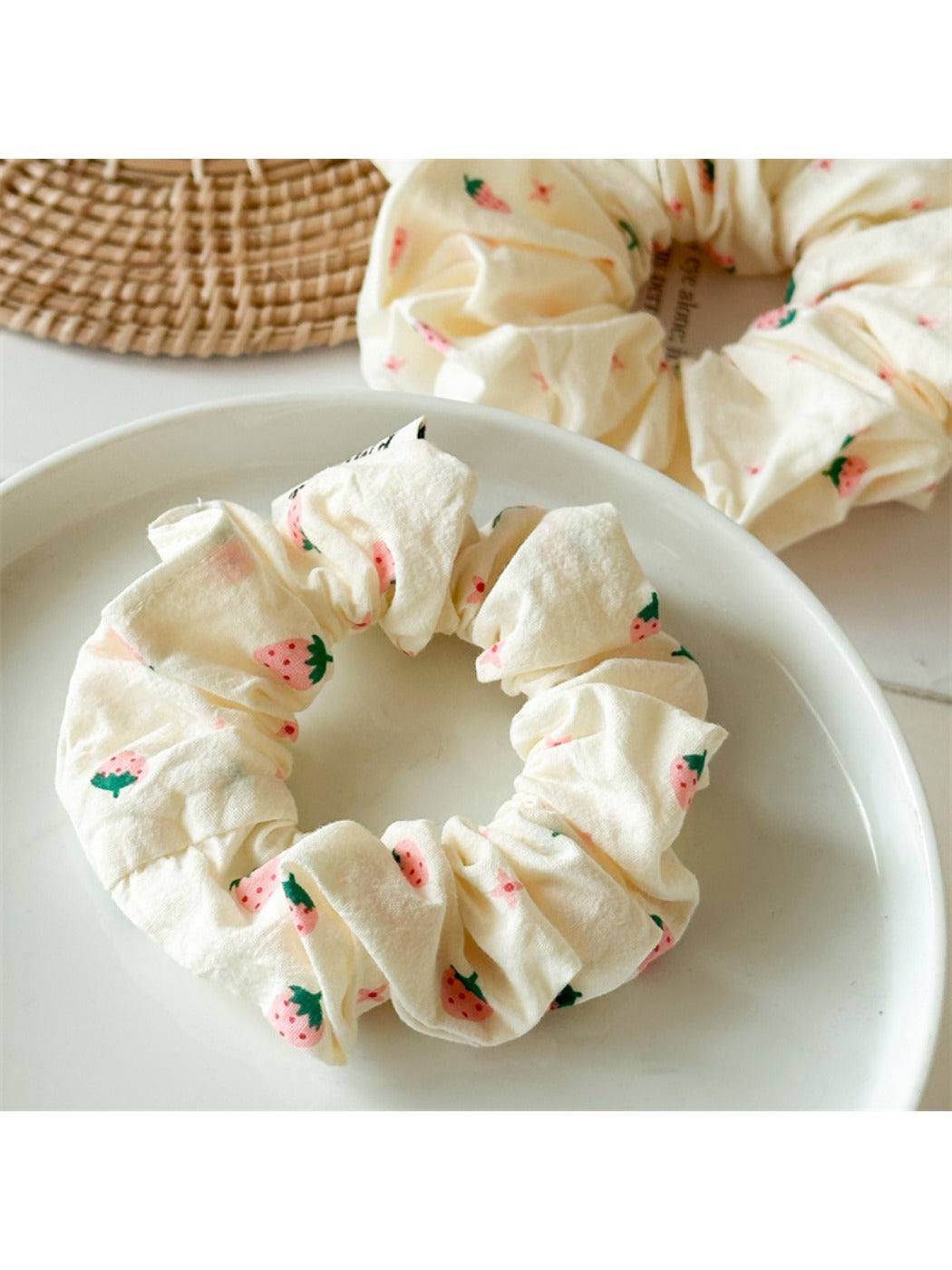 Gifty - Cute Strawberry Hair Scrunchie