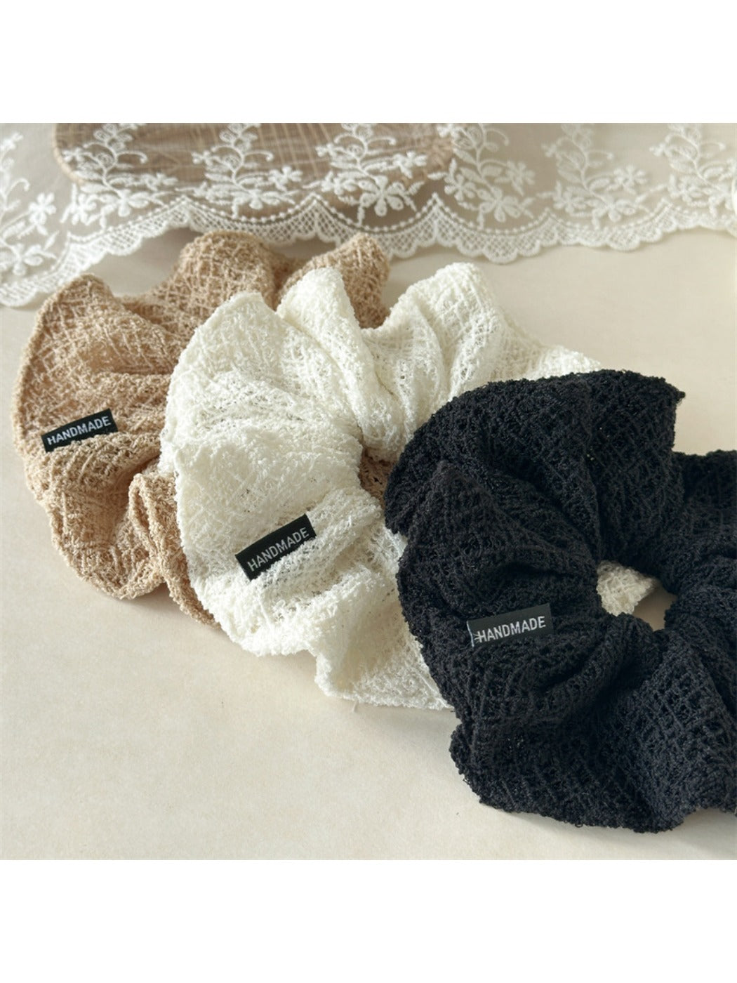 Gifty - Retro Knit Hair Scrunchie