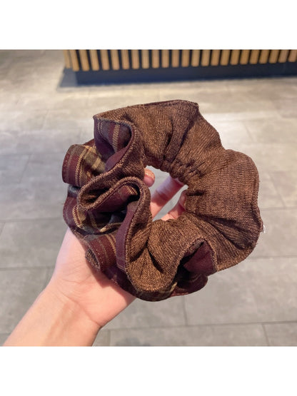 Gifty - Chunky Fall Plaid Scrunchie