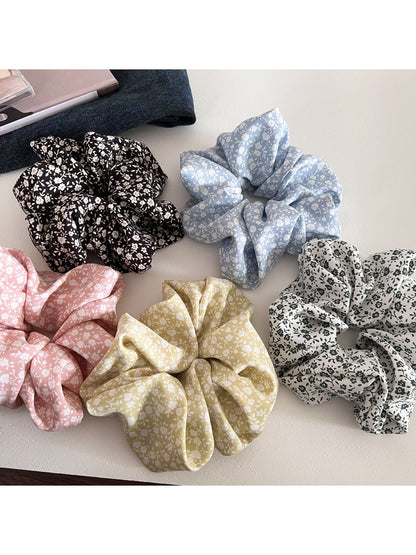 Gifty - Bohemian Floral Print Scrunchie