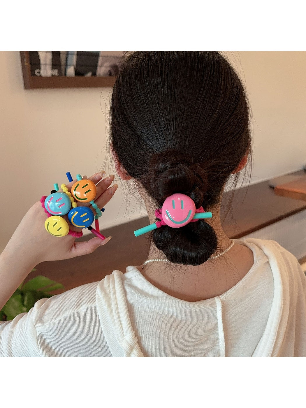 Gifty - Playful Smiley Face Elastic Ponytail Hair Tie