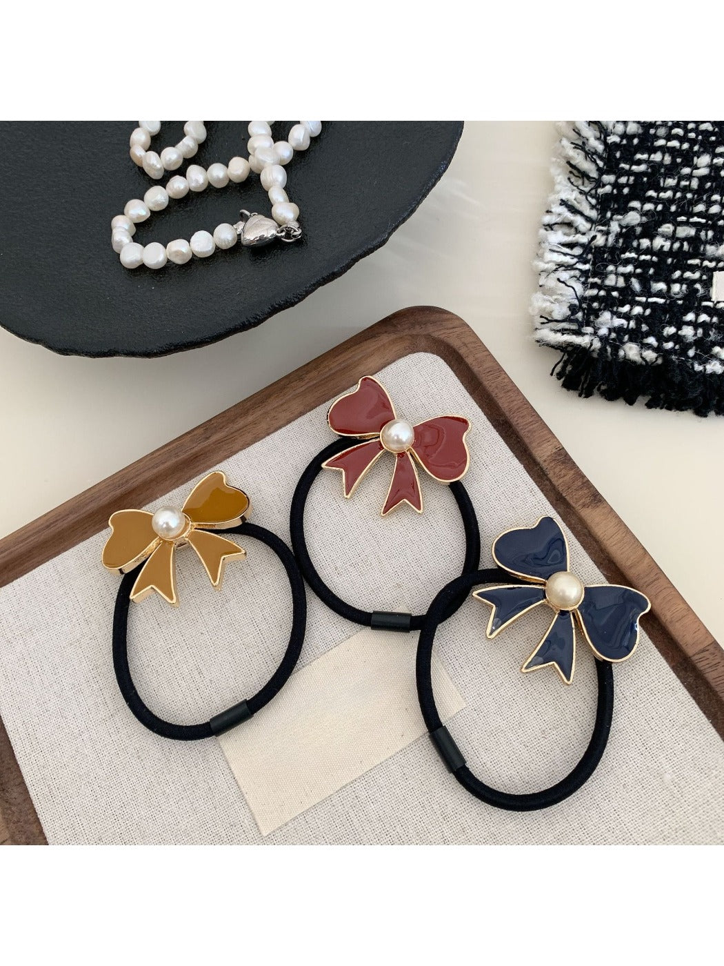 Gifty - Minimalist Bow Shaped Hair Tie