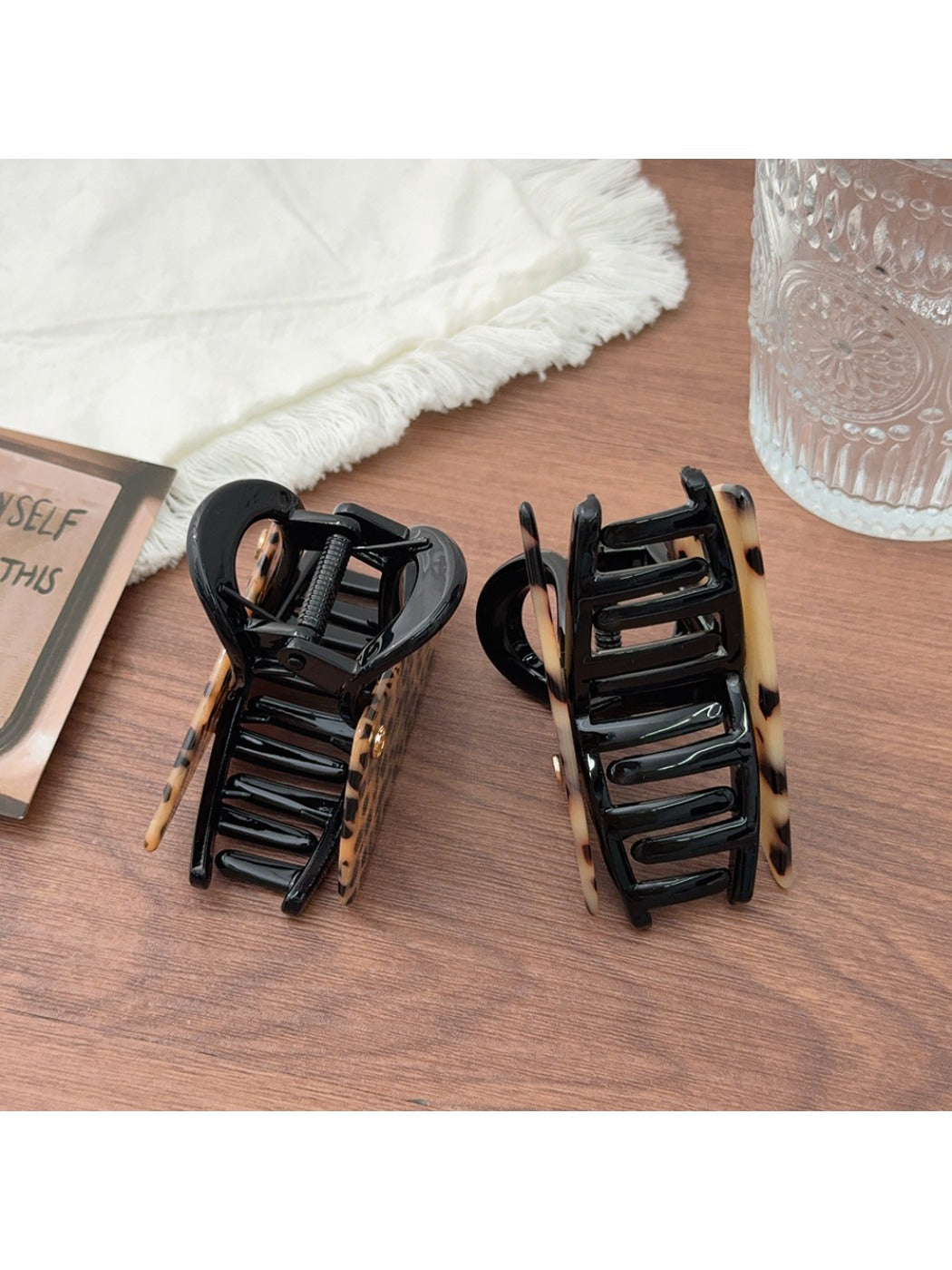 Beau - Stylish Triangular Acetate Hair Clip