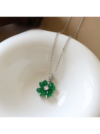 Earedge - Leaf Shape Clover Detail Earrings