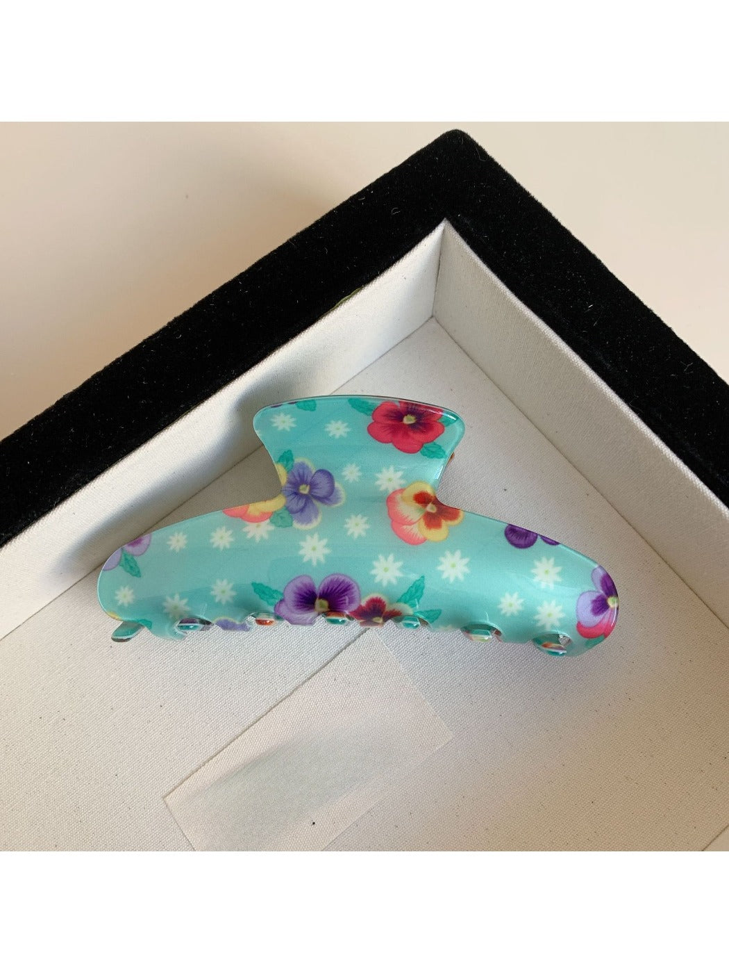Beau - Pretty Floral Pattern Hair Clip