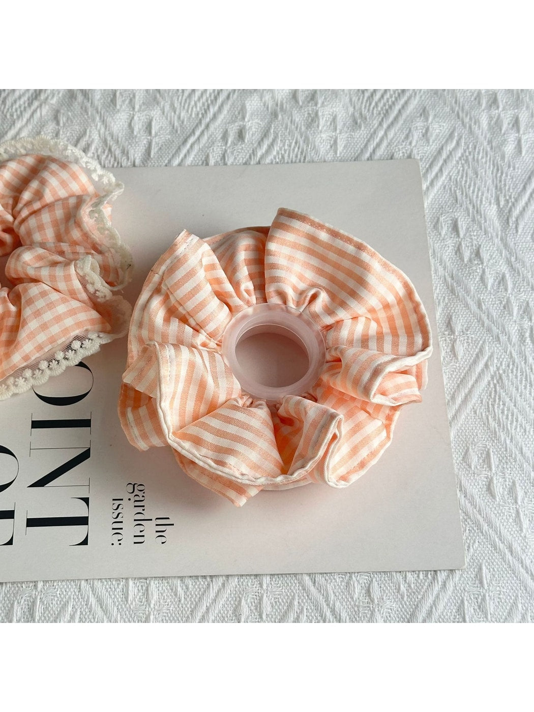 Gifty - Checkered Lace Edge Decorative Scrunchie