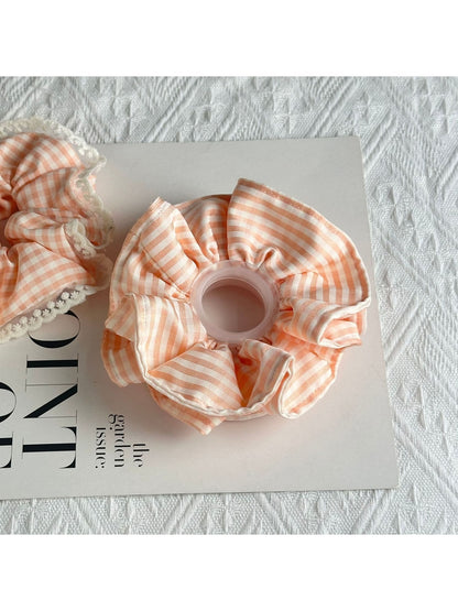 Gifty - Checkered Lace Edge Decorative Scrunchie